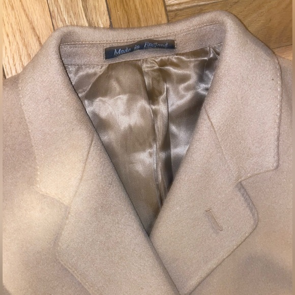 Woman’s wool coat - Picture 3 of 3